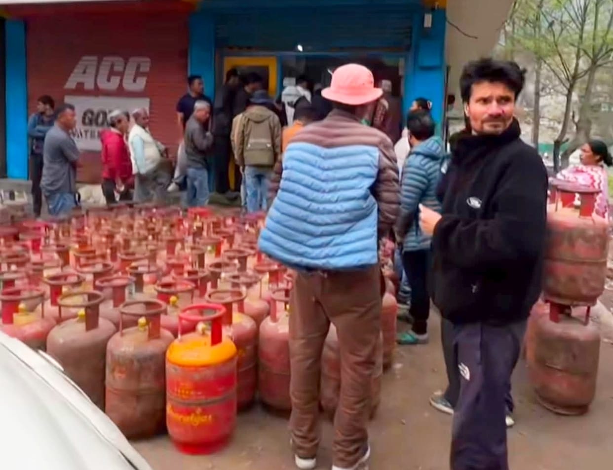 Consumers reached the agency to collect gas cylinders