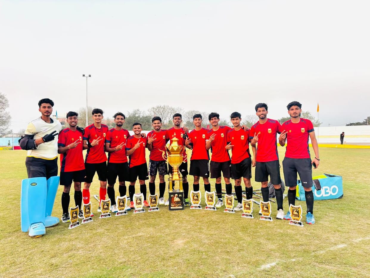 SAI hockey team returns after winning the Open Cash Prize Hockey Tournament, receives a rousing welcome