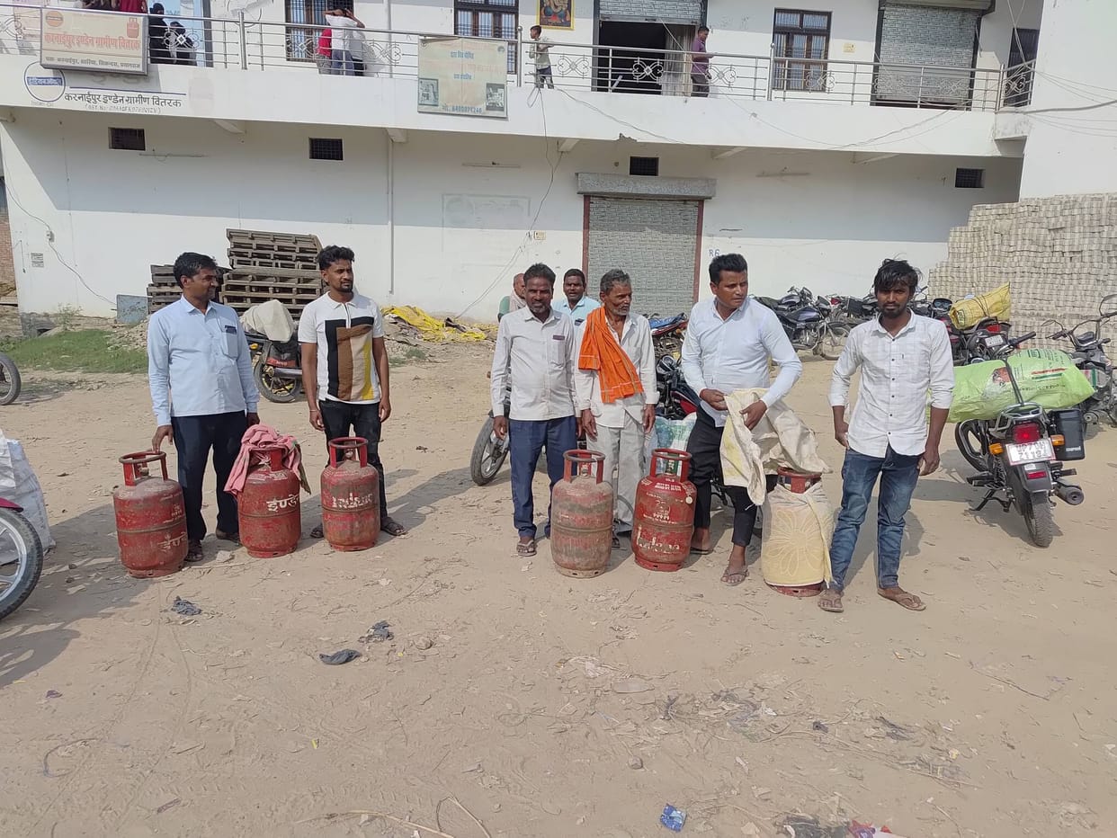 Crowds gathered at the agency for gas cylinders, consumers were upset