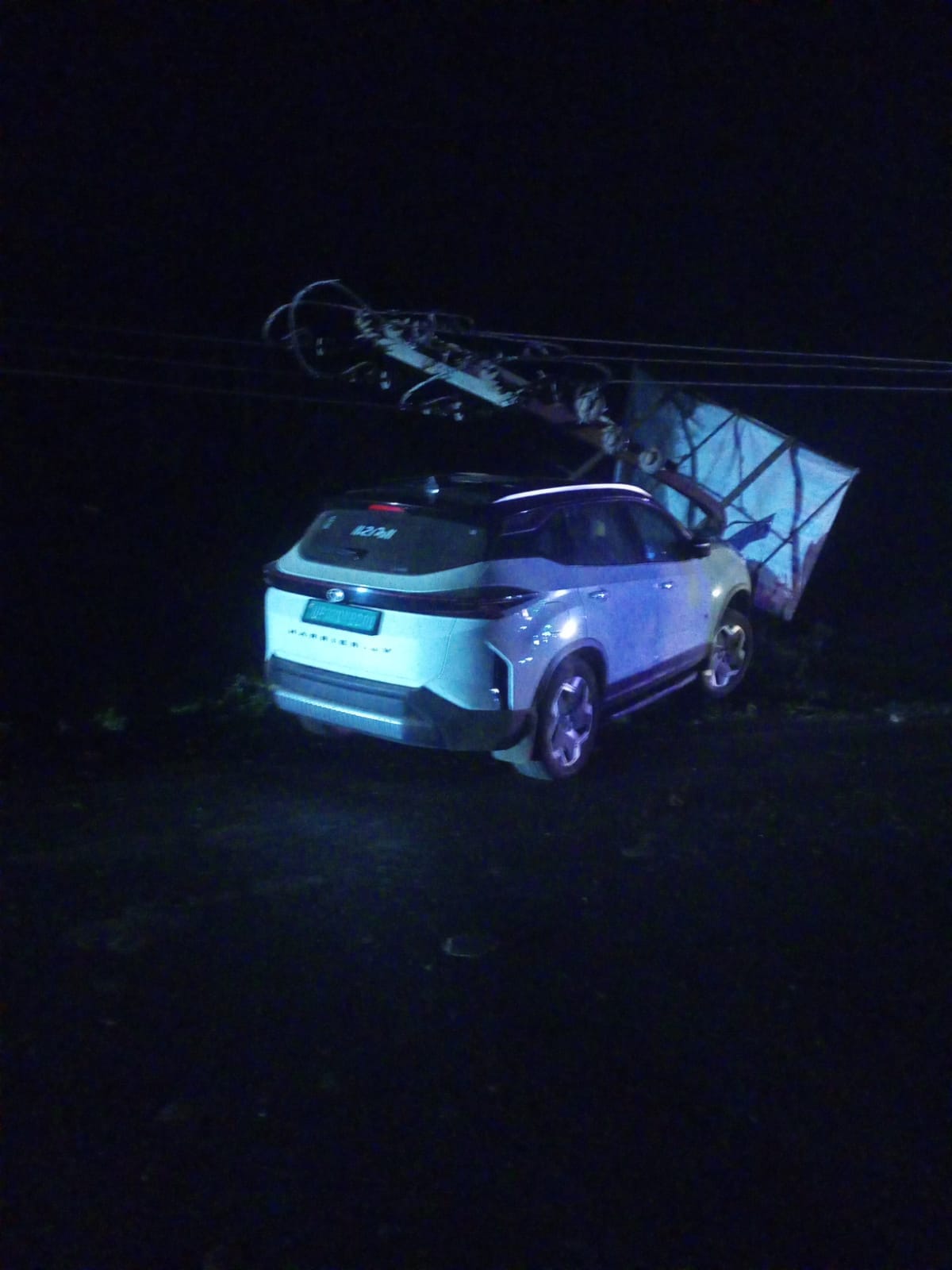 Uncontrolled car hits electric pole, people narrowly escape