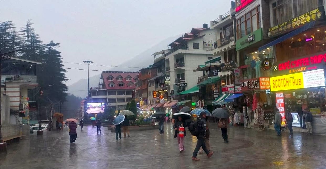 Hailstorm in Raghupur valley, rain in Kullu