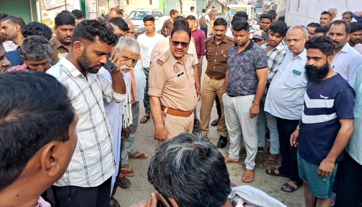 Laborer's body found in a drain in the market, suspected to have died due to falling