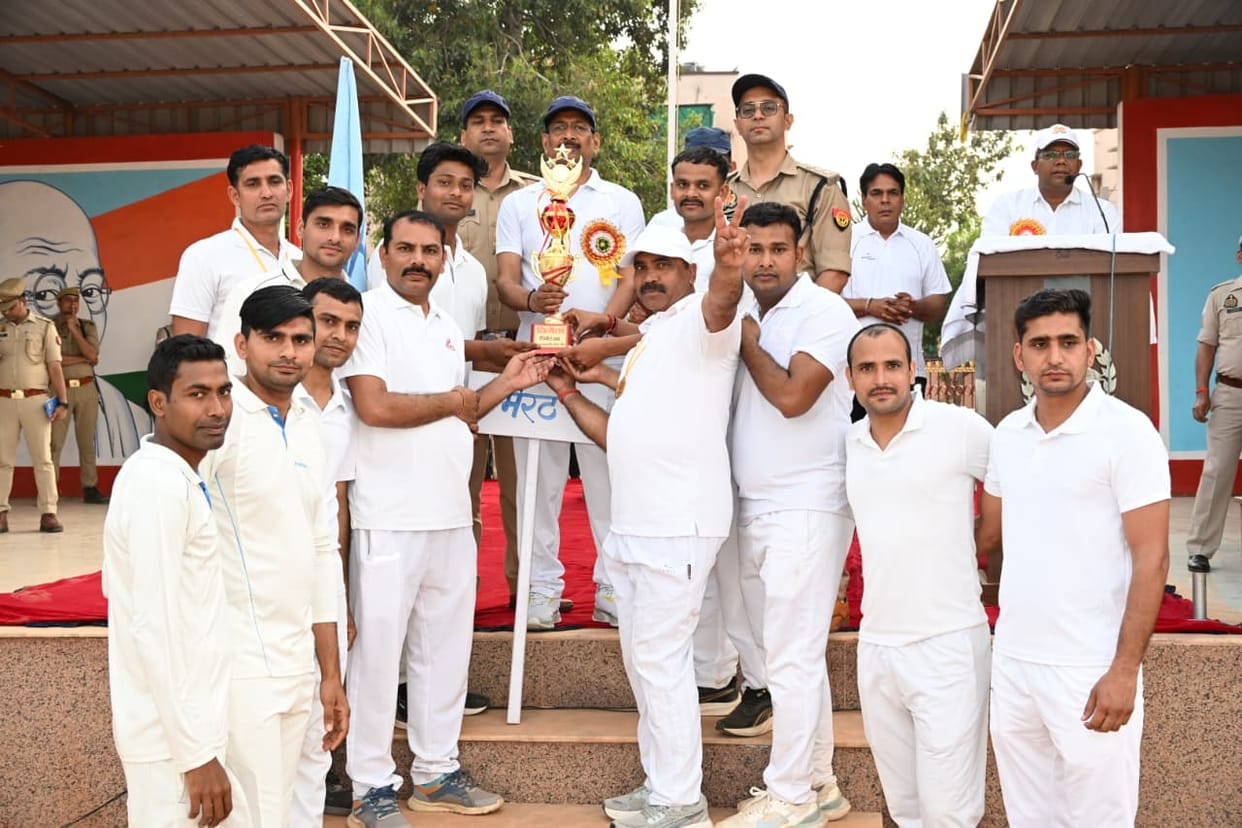 The brave men of Bulandshahr won the basketball competition and became the champions of Meerut zone