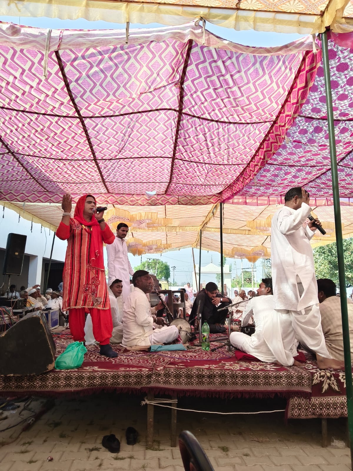 A glimpse of Haryanvi culture was seen in the Song Festival of Chhadiya.