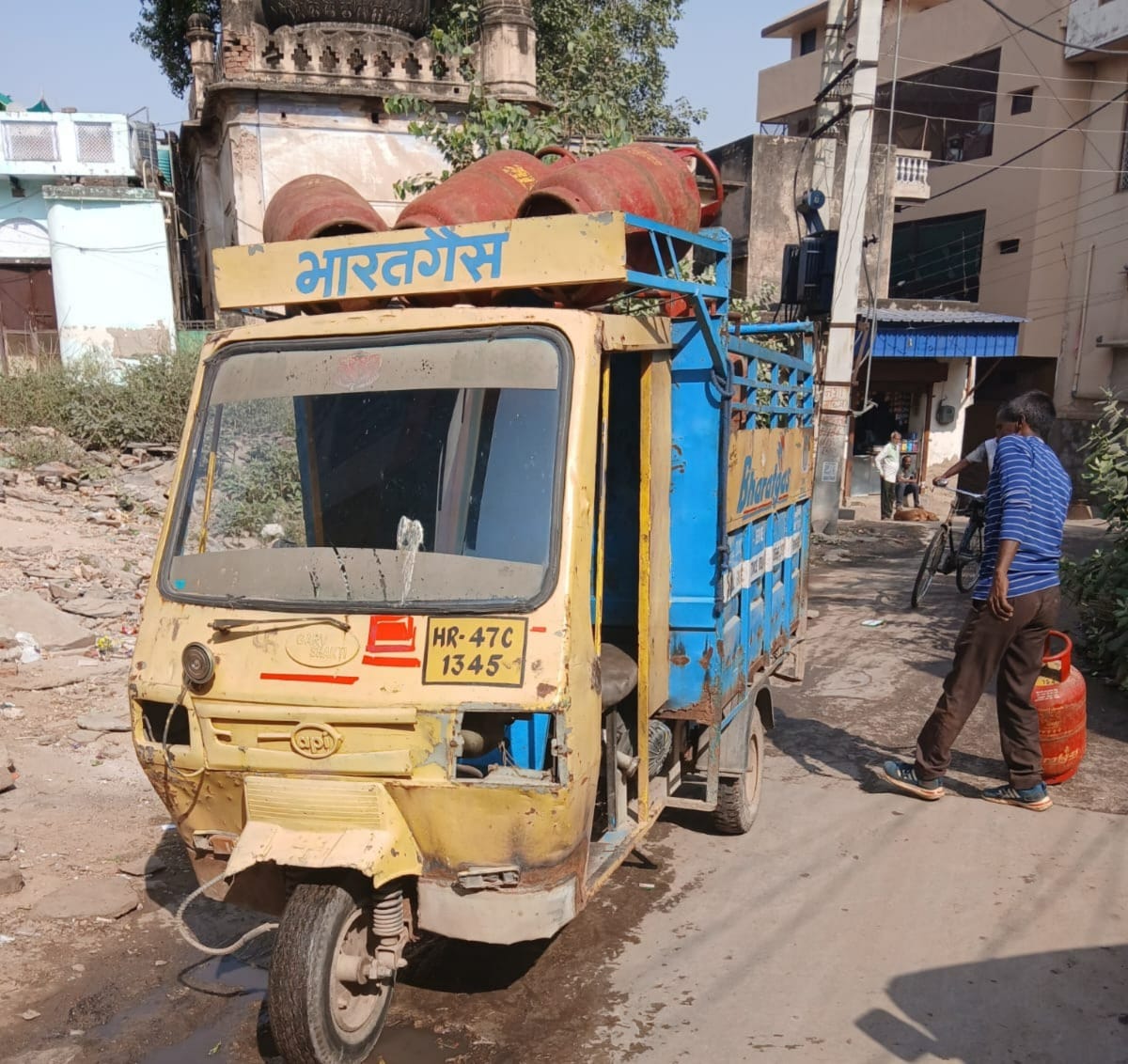 Cylinder crisis: OTP not coming due to server down, available in black for 3 to 4 thousand rupees