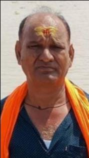 While trying to escape from a stray animal, the bike collided with a tree, killing the PUIV employee.