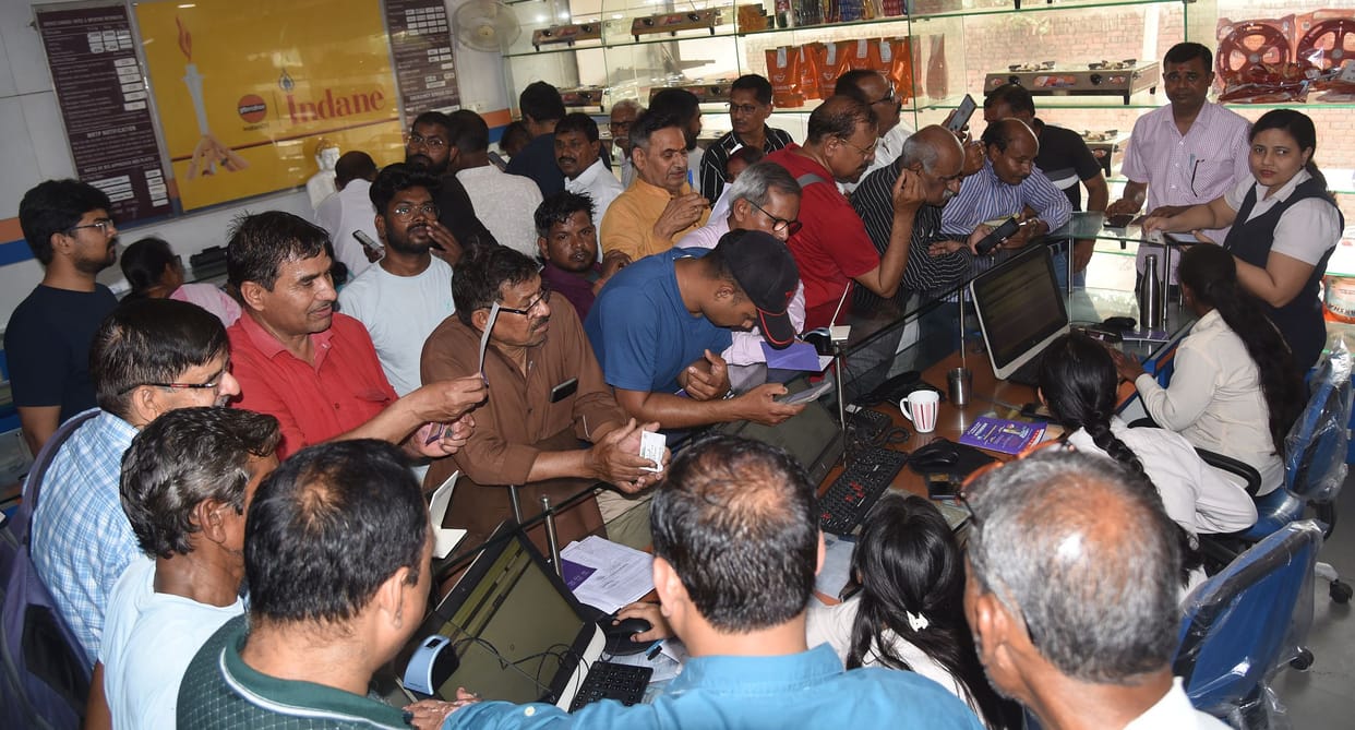 Indane Gas server down, consumers clash with agency staff