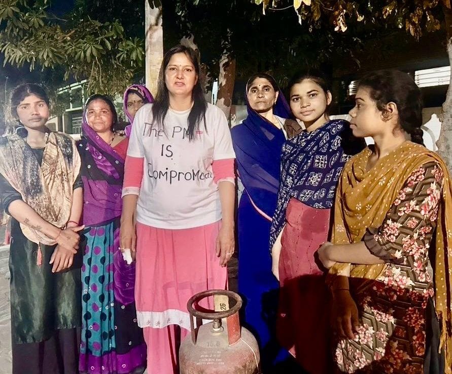 Mahila Congress protests over cylinder blast