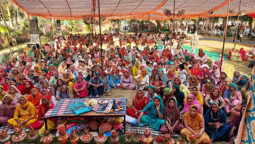 The pandal resounded with the chants of Lord Krishna.