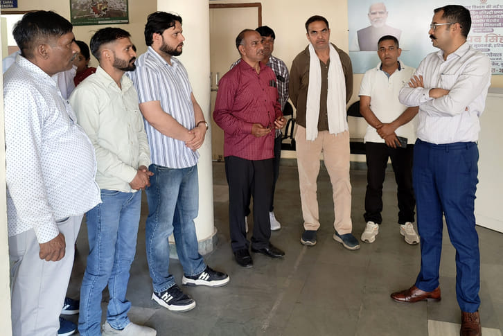 Deputy Commissioner conducted surprise inspection in sub tehsil, gave instructions to the officials