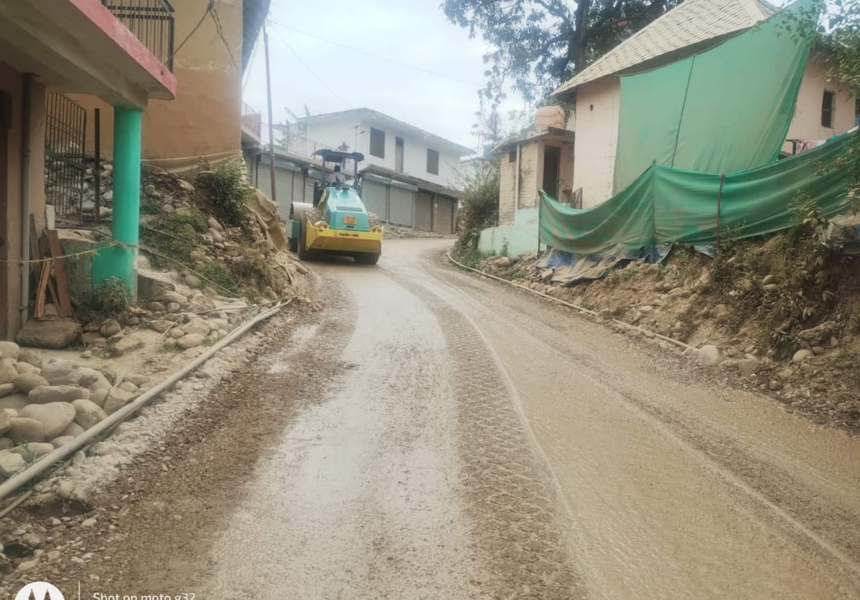 Bassi-Tatahar road will be sparkling clean by the end of the month