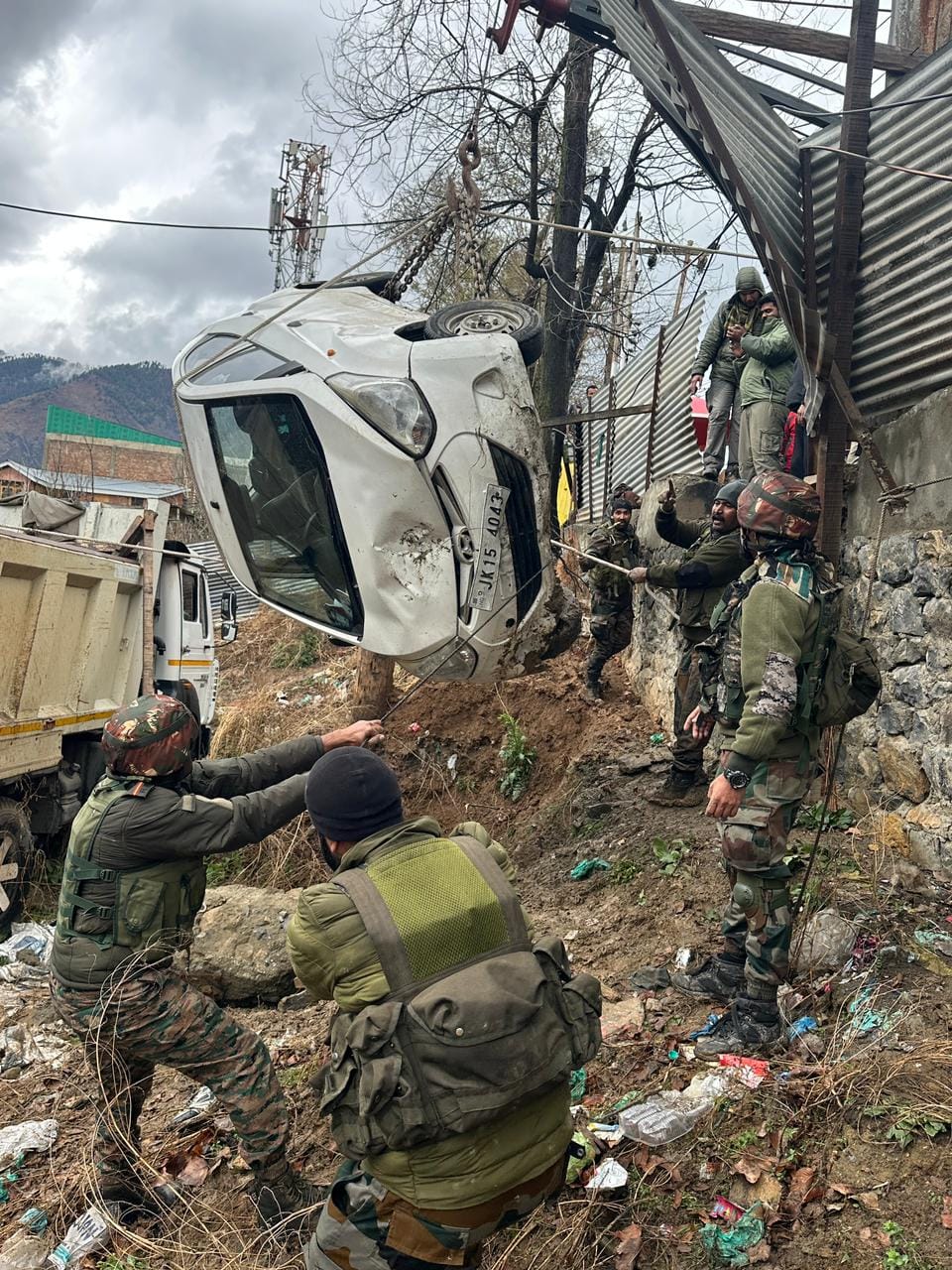 Srinagar, Army Help, Bandipora, Accident