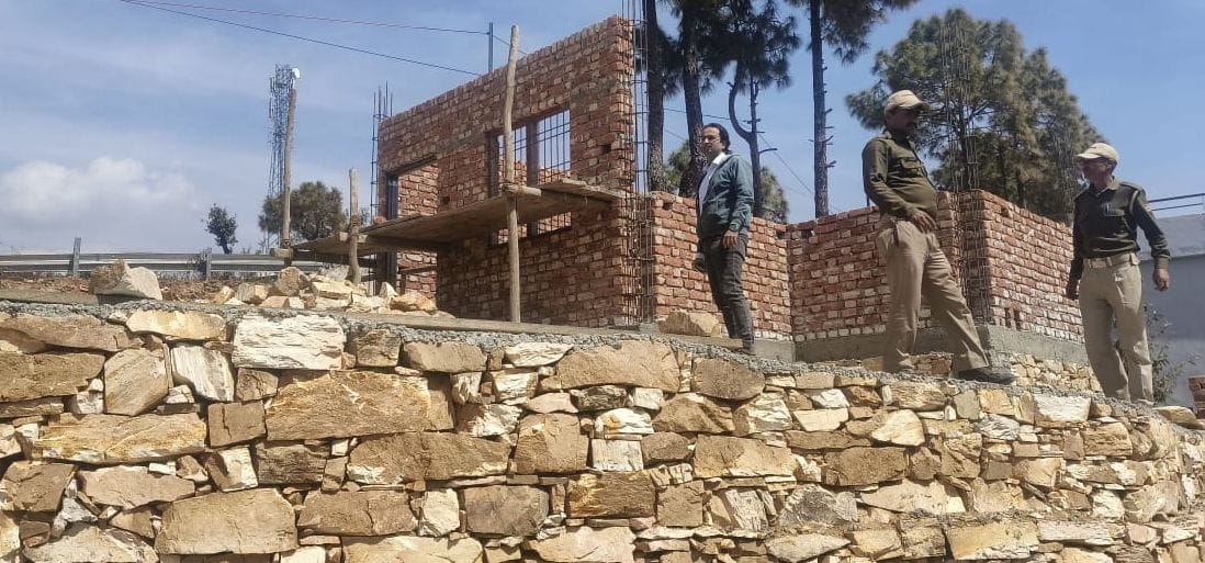 Illegal construction work stopped in Bedi Nag and Chaukodi, notices issued to more than 12 people