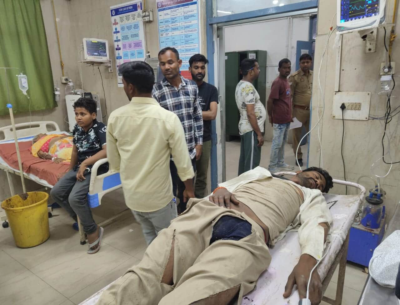 फोटो-19 लोहिया अस्पताल की इमरजेंसी में भर्ती रोहिताश राजपूत। स्रोत: जागरूक पाठक