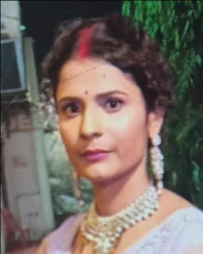 The body of a BSF jawan's wife was found hanging.
