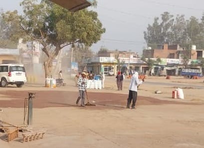 Mustard arrivals in the grain market are in full swing, farmers are disappointed due to lack of government procurement.
