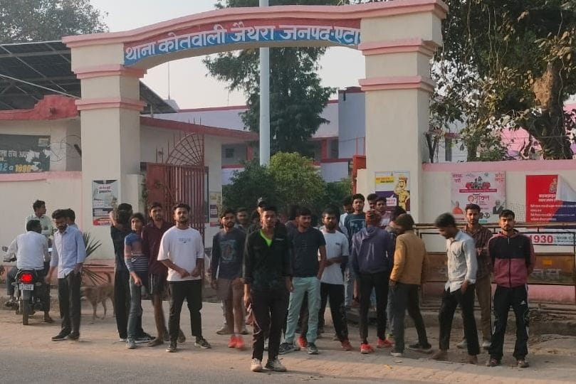 Police station surrounded in protest against occupation of playground