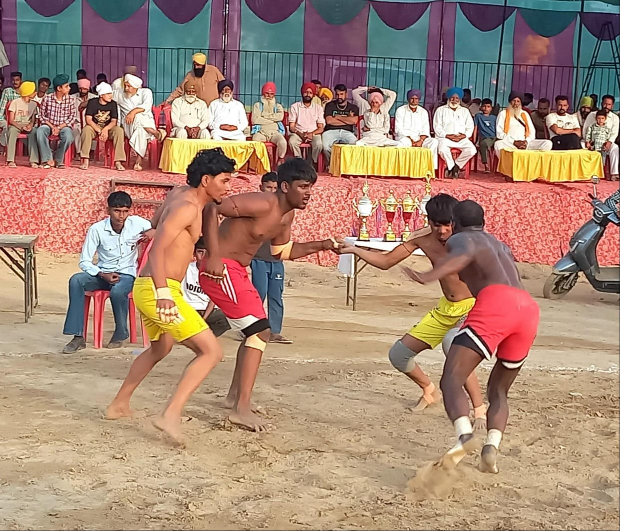 Gurdas team winner in 35 kg weight category of kabaddi competition