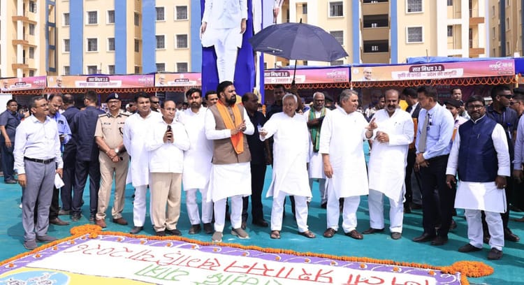 Bihar: खगड़िया को CM नीतीश की बड़ी सौगात, 304 करोड़ की 319 विकास योजनाओं का किया उद्घाटन और शिलान्यास