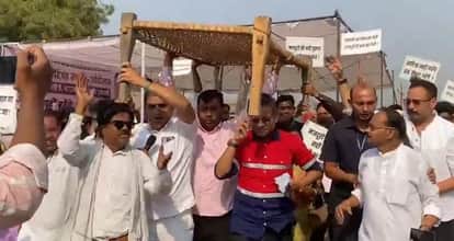 Amit Jogi participates in the Khatiya Khadi program campaign originally launched by Ajit Jogi in 2004 in Korba