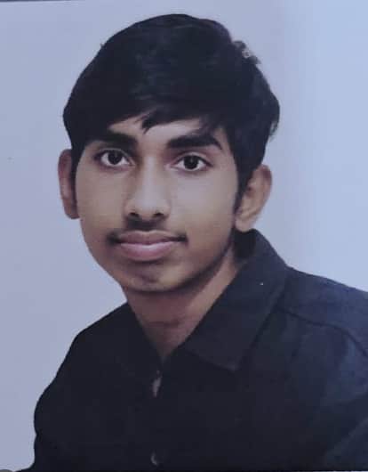 A clerk from the Ujjain Agriculture Department has