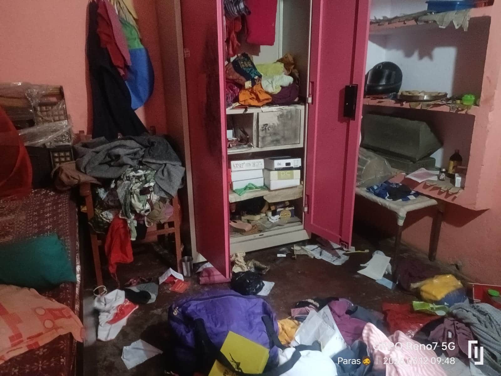 लूटपाट के बाद बिखरा पड़ा सामान।