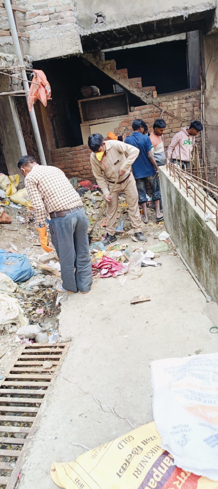 Municipal Corporation team removed encroachment from the city, challaned 11 people.