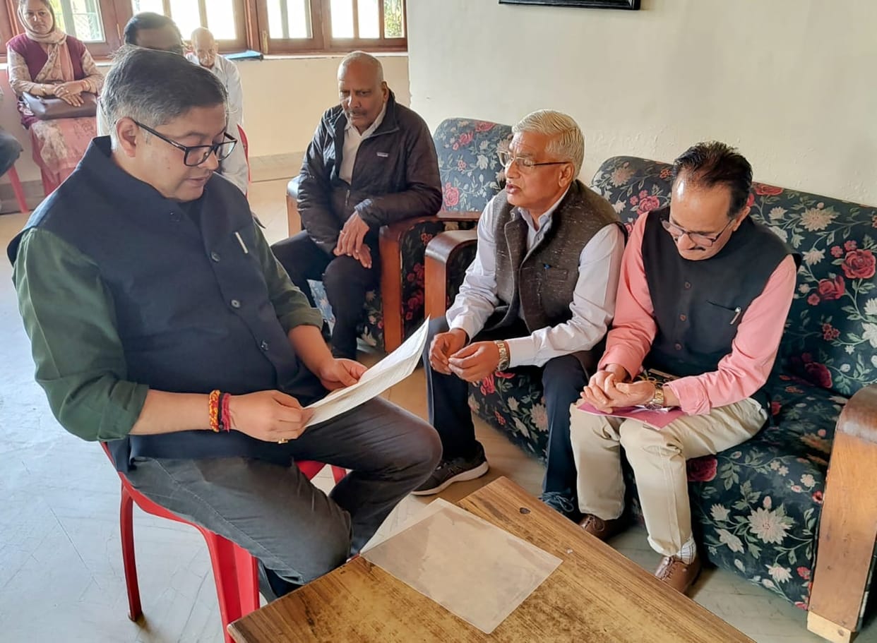 Senior pensioners of the Agricultural University yearn for pension and medical bills