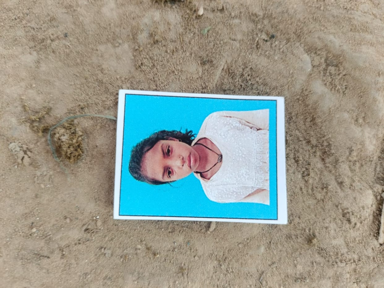 A teenage girl who went to feed water to a buffalo drowned in deep water.