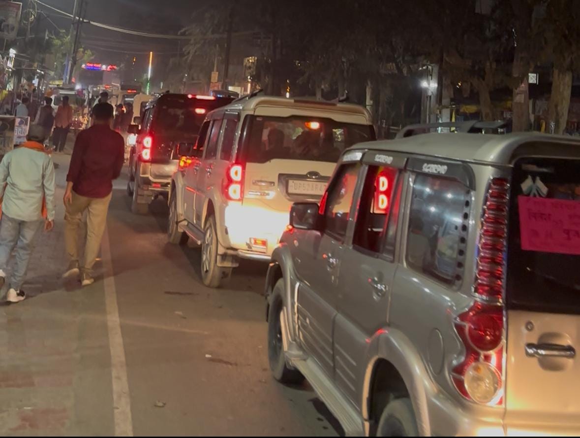 Flyover construction: Traffic jam in Fazilnagar... groom and wedding party also stranded