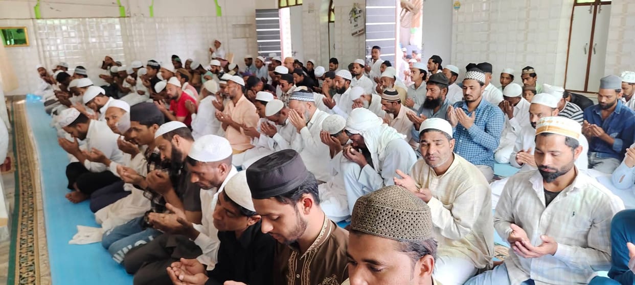 On Alvida Juma, worshippers sought forgiveness for their sins and prayed for peace.
