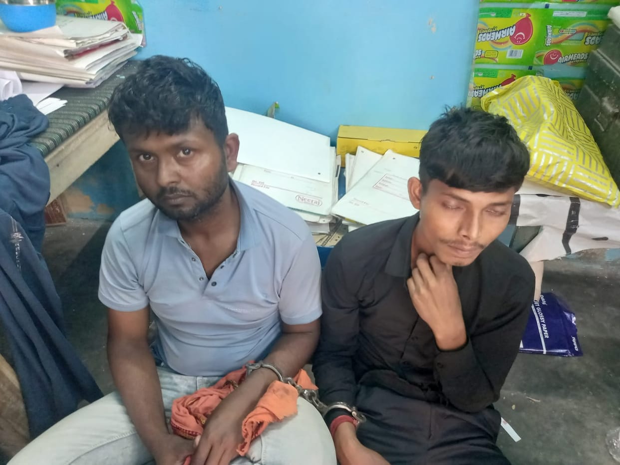 119 bottles of liquor found in trolley bag, two arrested