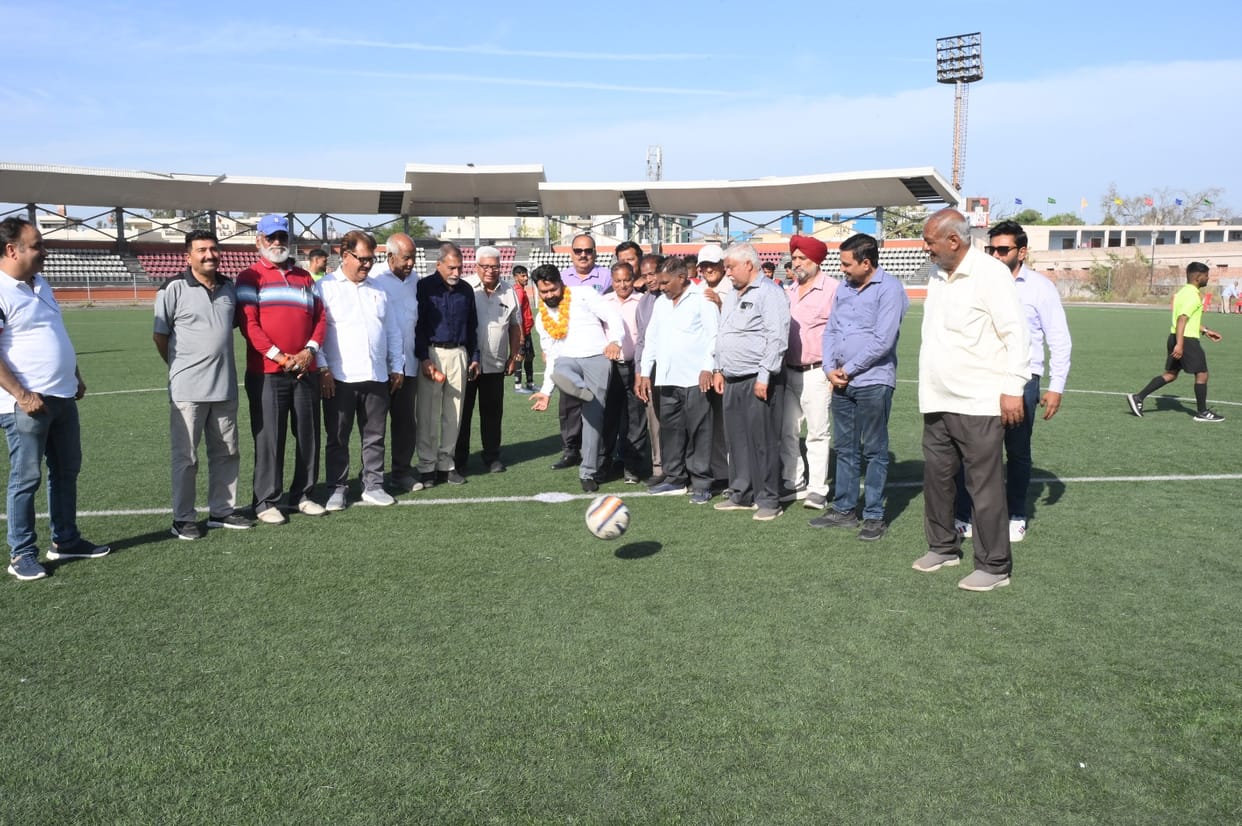Sirsa and Round Glass Academy won the quarter finals