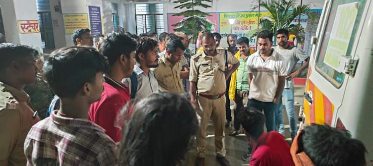 Bihar News: बाइक सवार दो युवकों की सड़क दुर्घटना में मौत, परिवार में मचा कोहराम