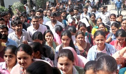 UP: Kalava (sacred thread) removed during SI recruitment exam, women forced to remove Mangalsutra; recruitment