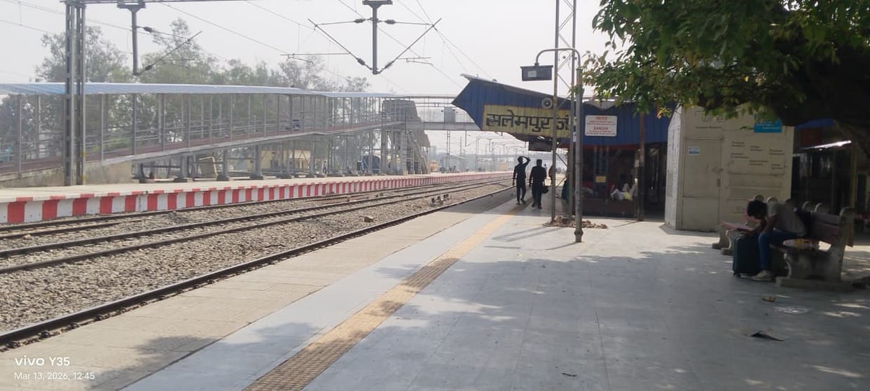 Railway blockade, passengers change route