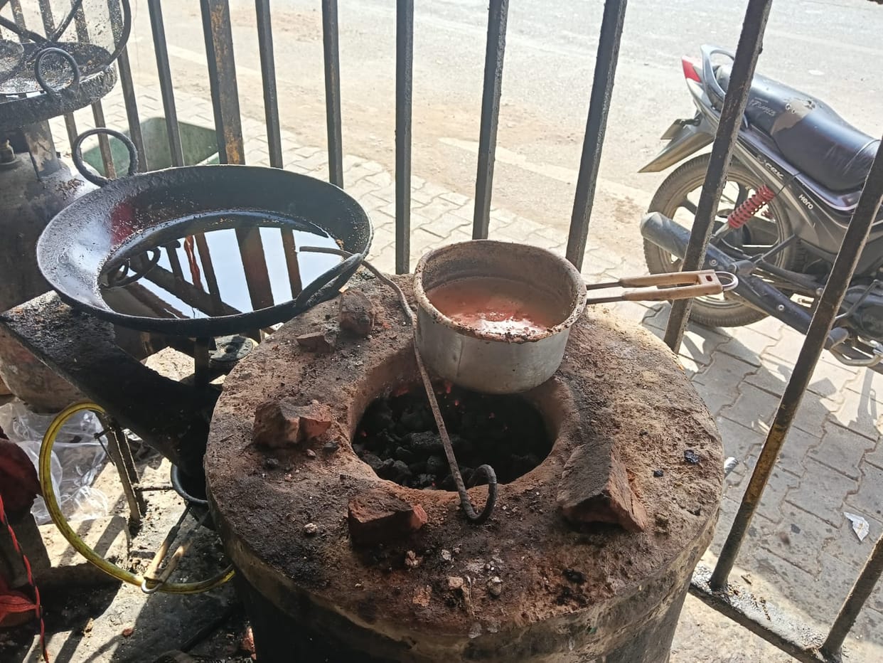 Due to gas crisis, the price of tea has increased by five rupees and the price of samosas by three rupees.