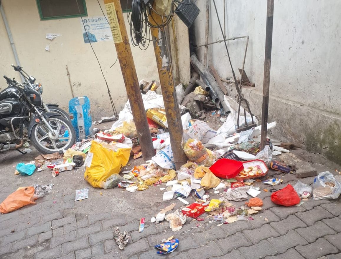 Swachhata App lessons being taught amidst piles of garbage