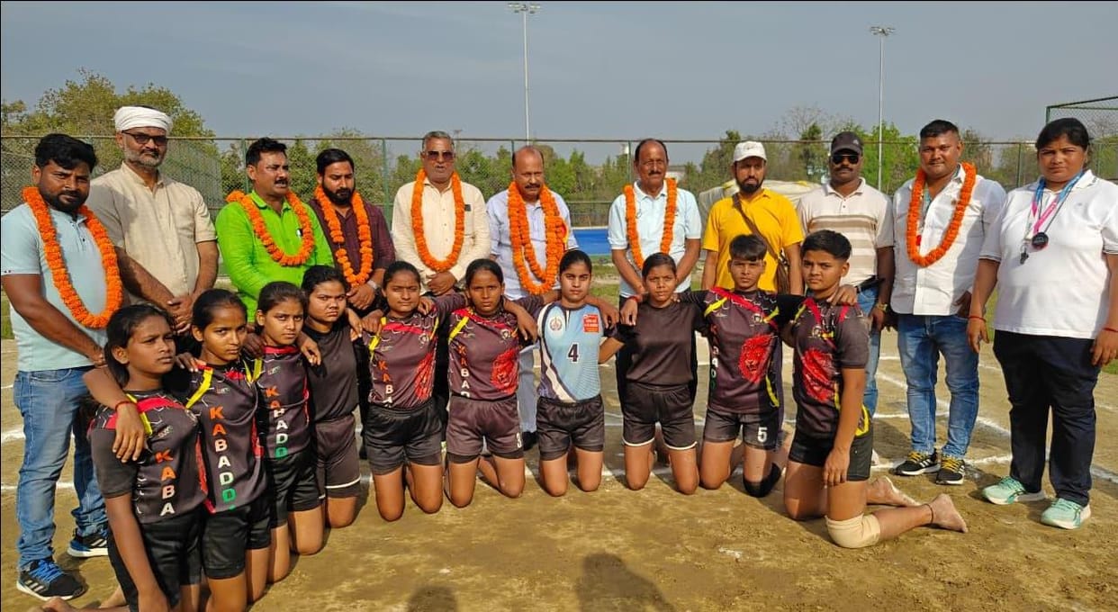 Mau Stadium A in the boys category and Mau Stadium B in the girls category were the winners.