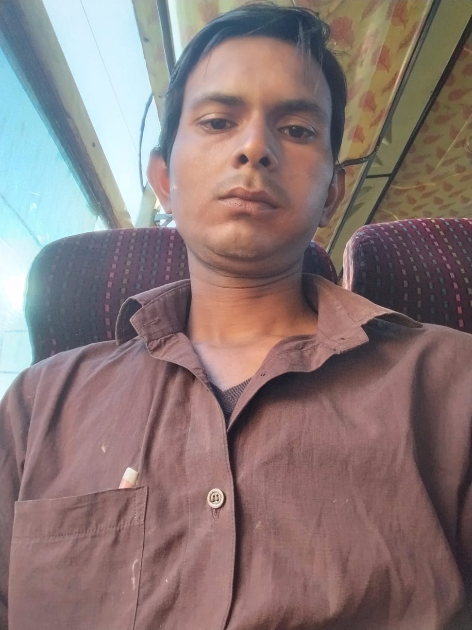 When the wife did not return from her parents' house, the young man hanged himself.