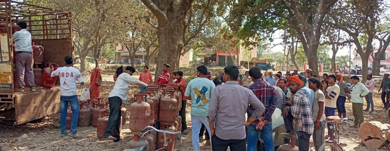 Server is fine in Dhata, consumers received gas cylinders since morning
