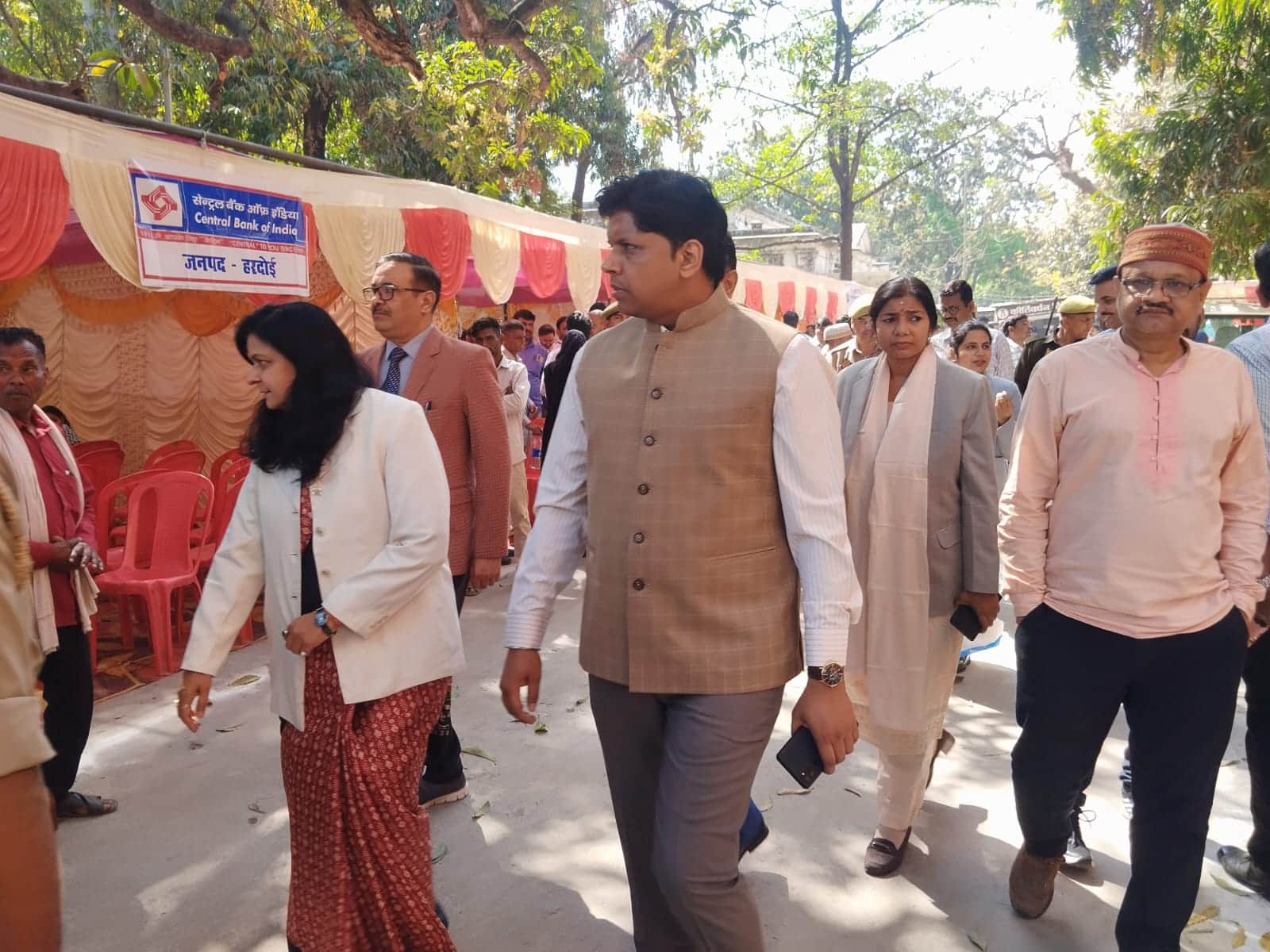 फोटो-40-लोक अदालत का निरीक्षण करती जिला जज रीता&nbsp;कौशिक, साथ में प्रधान न्यायाधीश महेंद्र न