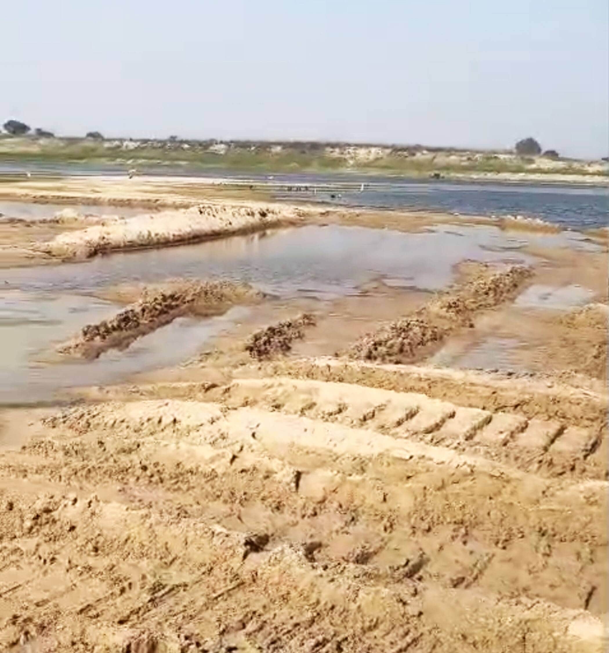 फोटो-52-किशनपुर क्षेत्र की मौरग खदान। वीडियो ग्रैब