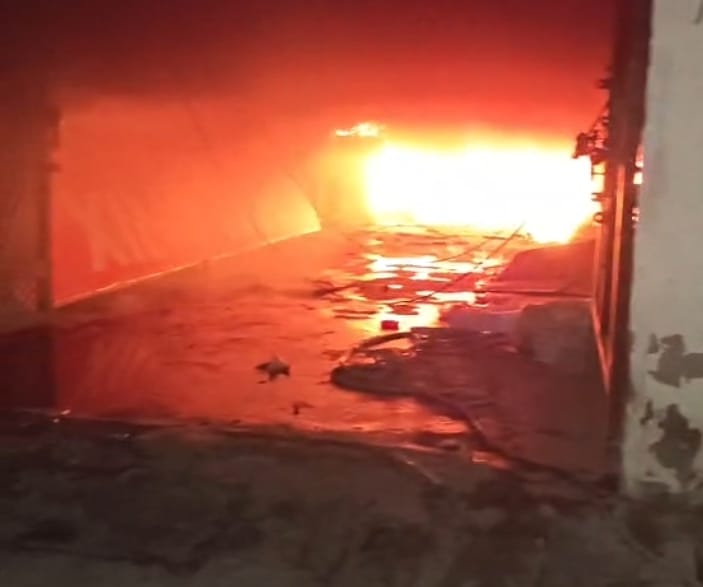 Fire broke out in electronics warehouse due to short circuit, loss of Rs 20 lakh