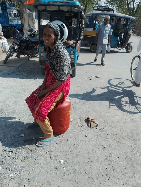 There was a rush for cylinders, after waiting in line for hours at agencies, hands came up empty.