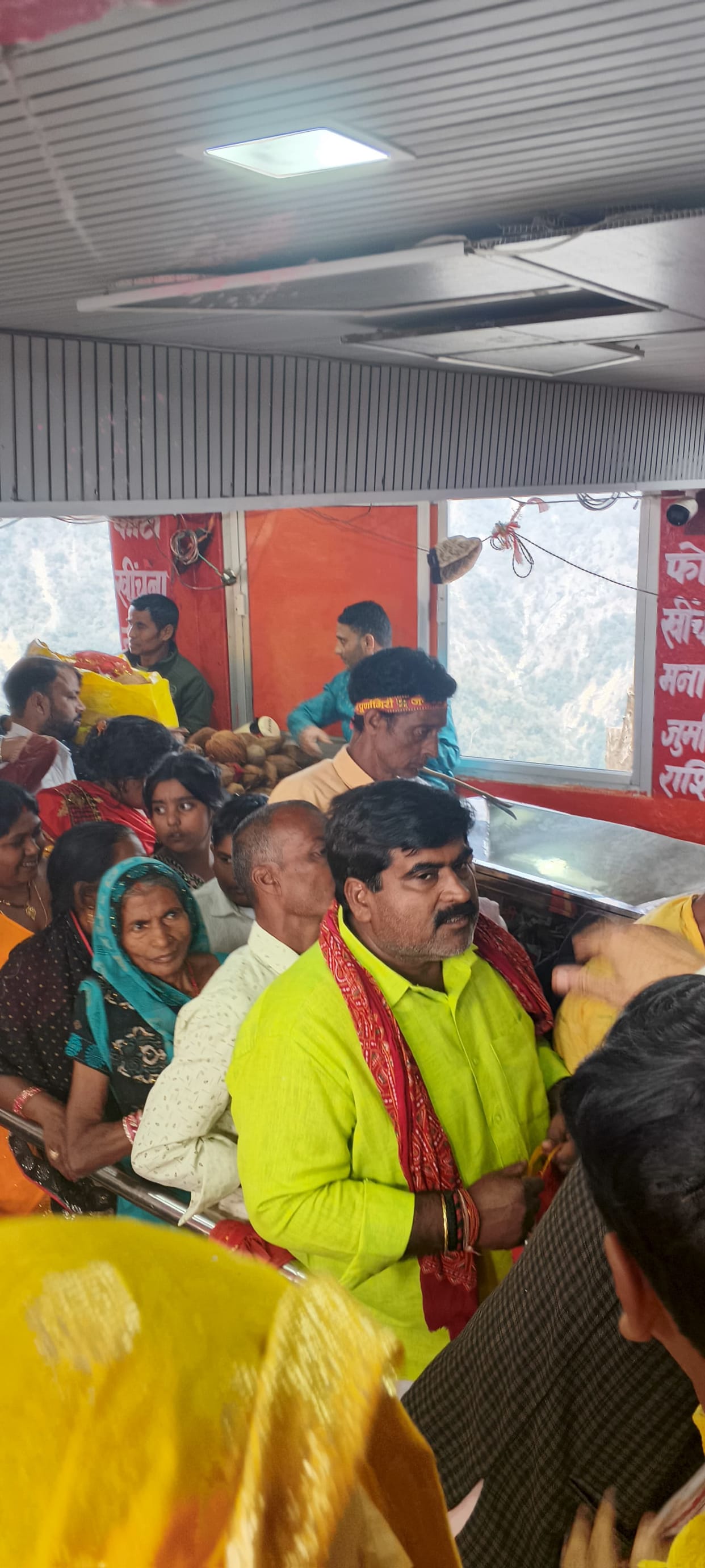 A flood of devotees gathered at the Purnagiri fair.