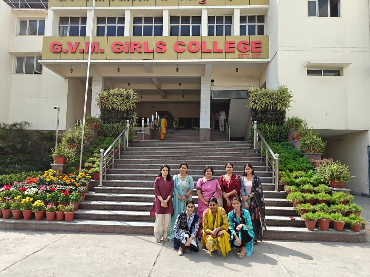 Three students of GVM in the top ten list of the university