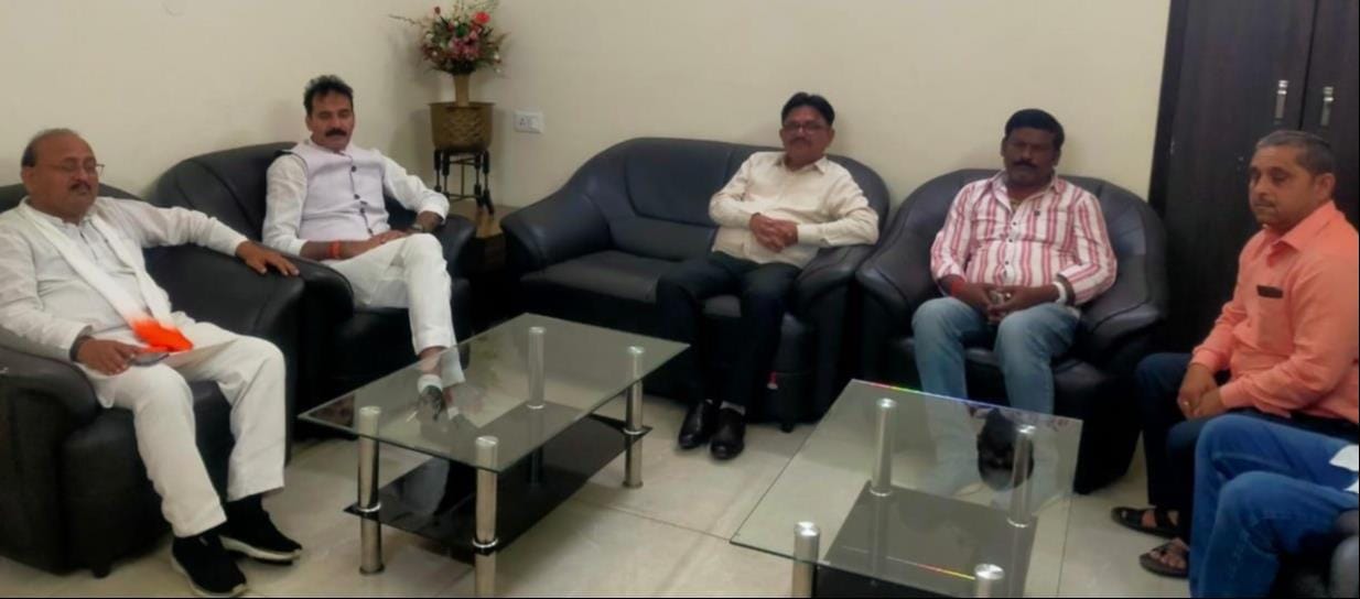The Legislative Council team inspected the status of power generation.