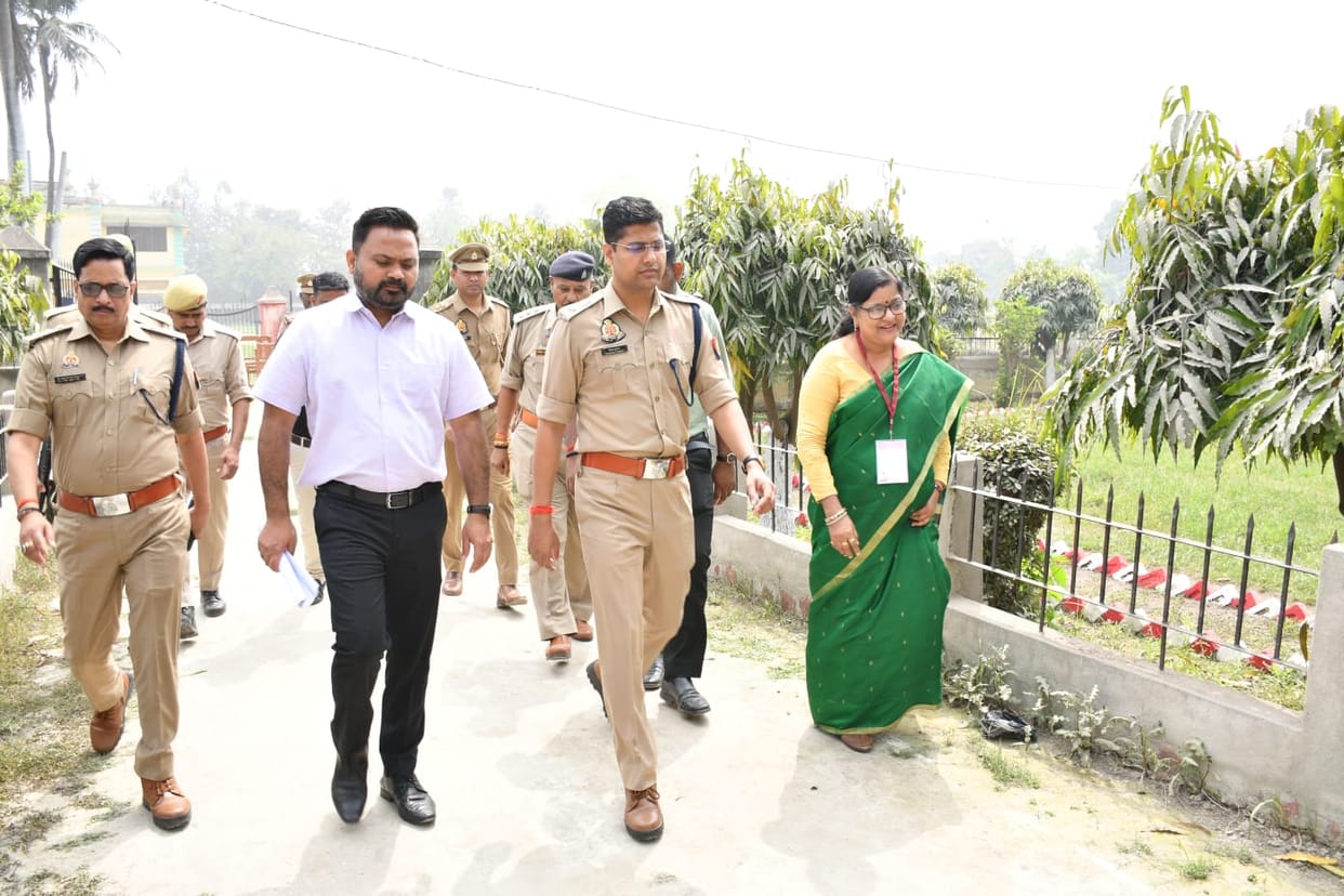The DM and SP took stock of the arrangements at the examination center.