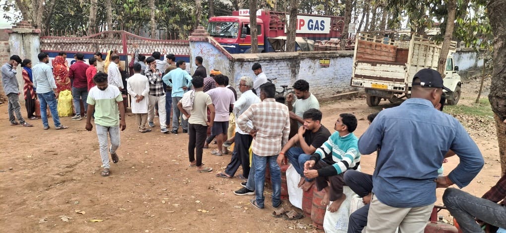 The queue for booking is getting longer, refilling is also stalled.